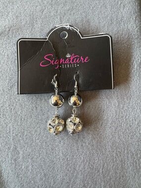 paparazzi Silver Floral Drop Earrings